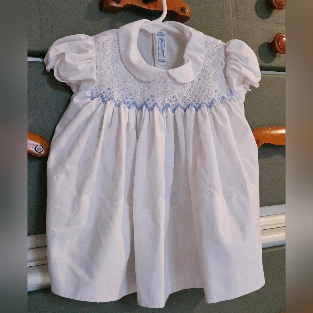Vtg Feltman Bros Hand Smocked Puff Sleeve White Blue Embroidered Bishop Dress 6m